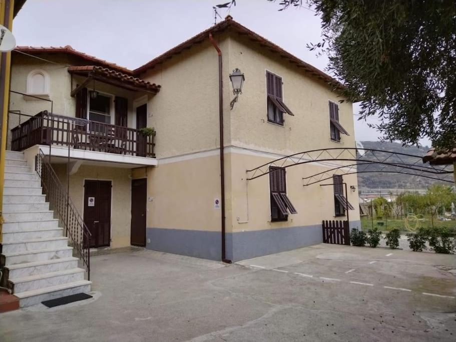 Casa Noemi, A Pochi Passi Dalle Spiagge E Dal Centro Di Arma Di Taggia. Εξωτερικό φωτογραφία